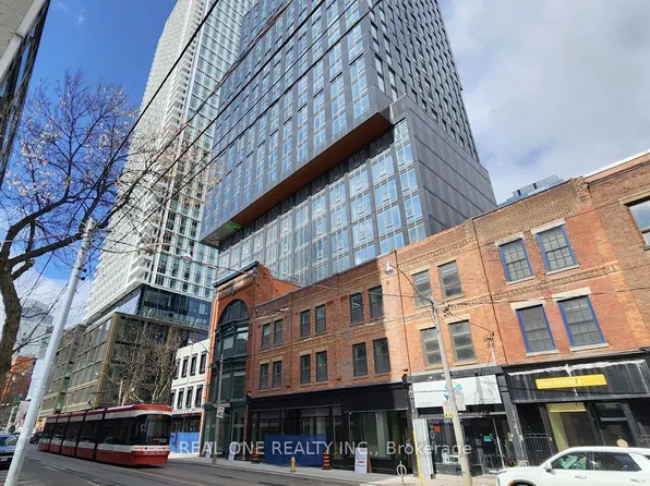 100 Queen St E, Toronto, ON