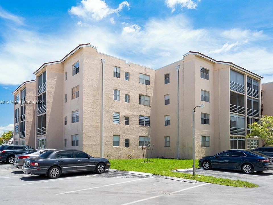 1st image of 2860 Somerset Dr APT 408K