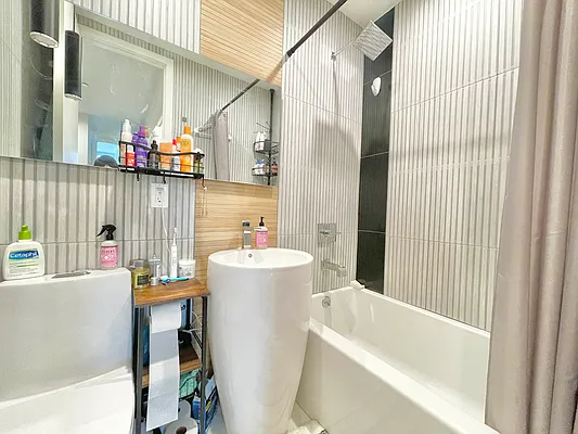 Rented by Doorway NYC, LLC | media 39