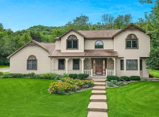W5543 Southdale Dr, La Crosse, WI 54601