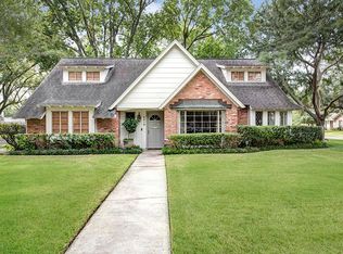 8019 Skyline Dr, Houston, TX 77063