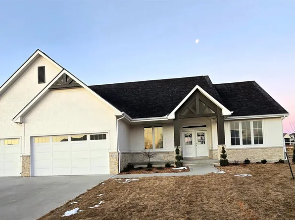 4712 162nd St, Urbandale, IA 50323