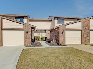 542 Cielo Vista Dr, Greenwood, IN 46143