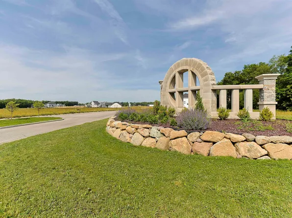 15360 Derry Ln, Granger, IN 46530