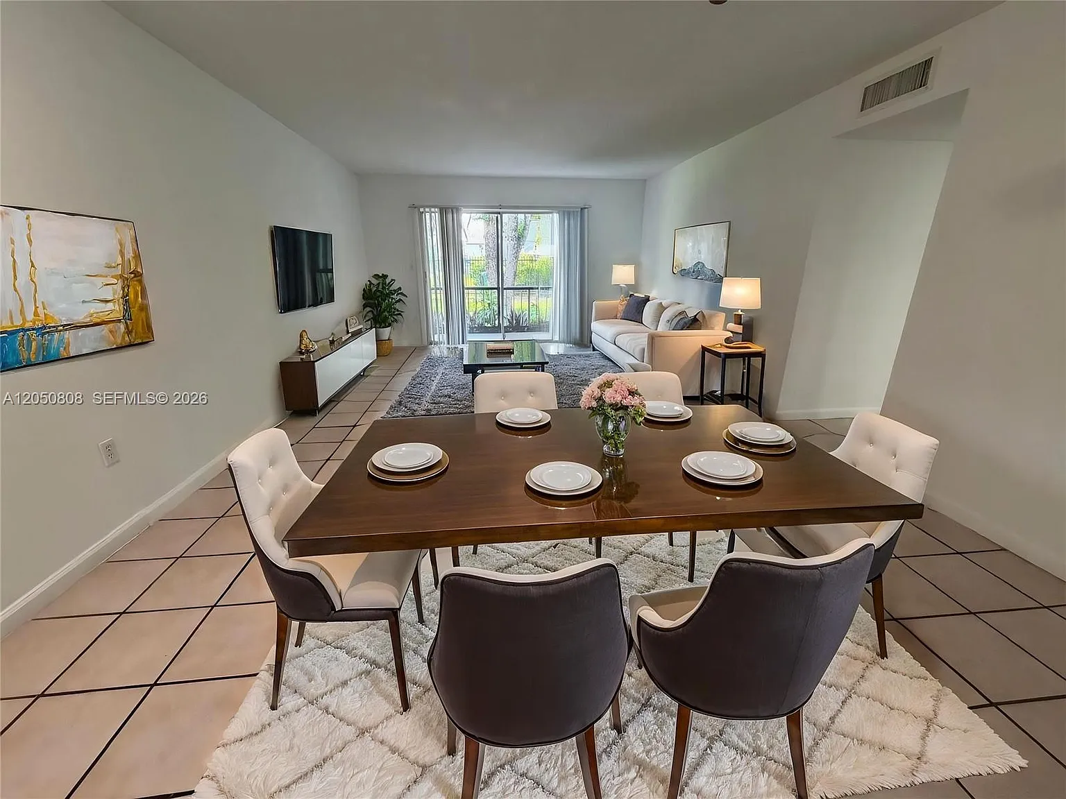 Kendall Heights Condo — Photo 2
