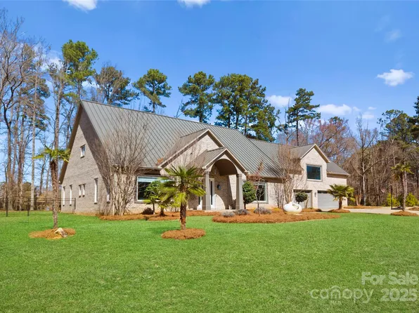 16455 Harbor View Rd, Charlotte, NC 28278