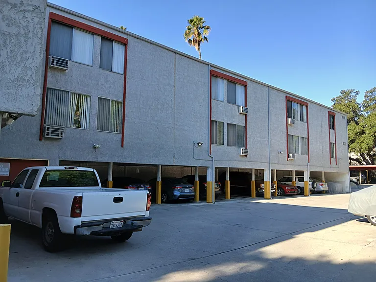 Wright Avenue Apartments — Photo 6