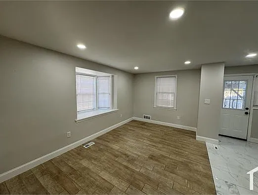 1634 Thetford Rd — Photo 16