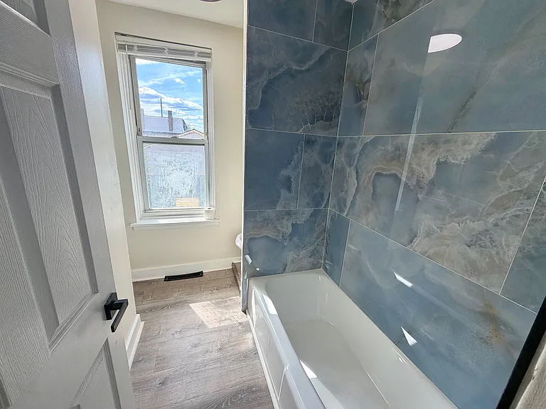 323 Vine St #A — Photo 2