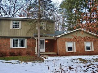12560 Spruce Ln, Perry, MI 48872