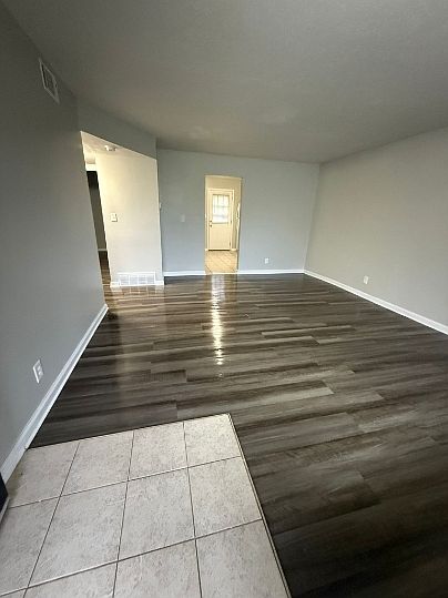1st image of 107 Robbins Dr #11084139