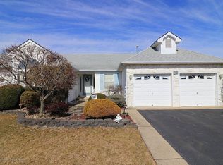 90 Portsmouth Dr, Toms River, NJ