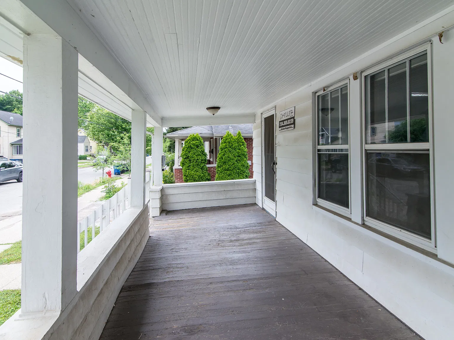 945 Woodlawn - 1 — Photo 3