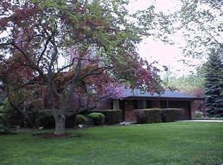 29229 Rambling Rd, Southfield, MI 48076