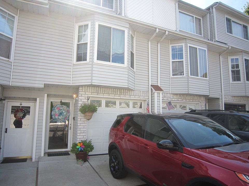 34 Susanna Ln Annadale S.I.