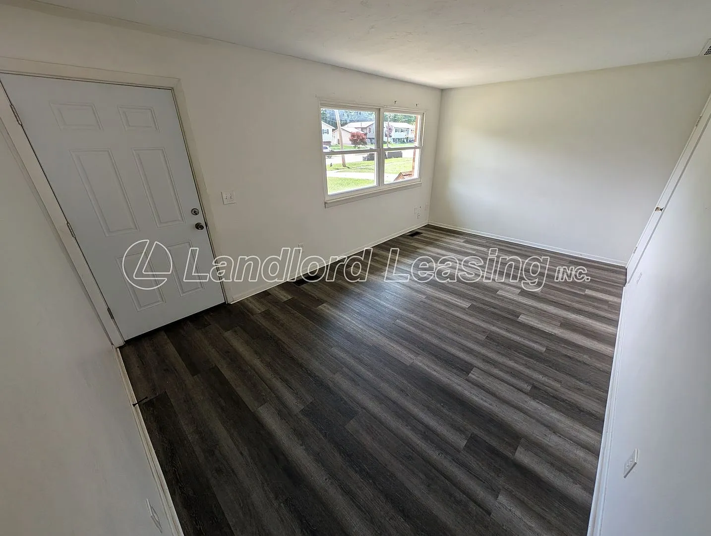 $599 Security Deposit Special! — Photo 3