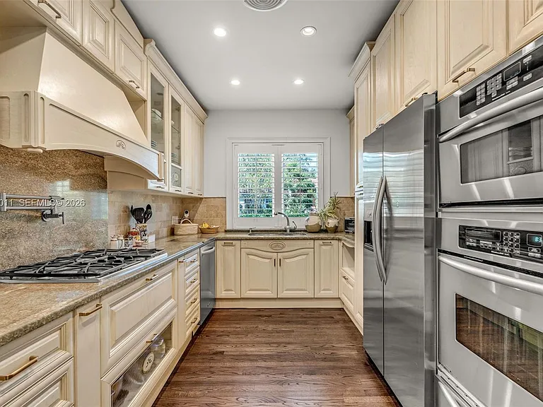 168 Morningside Dr — Photo 32