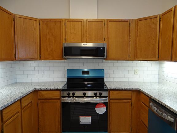 3rd image of 301 Harbour Town Dr APT 208
