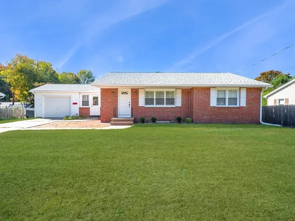 114 Montague St, Turners Falls, MA 01376