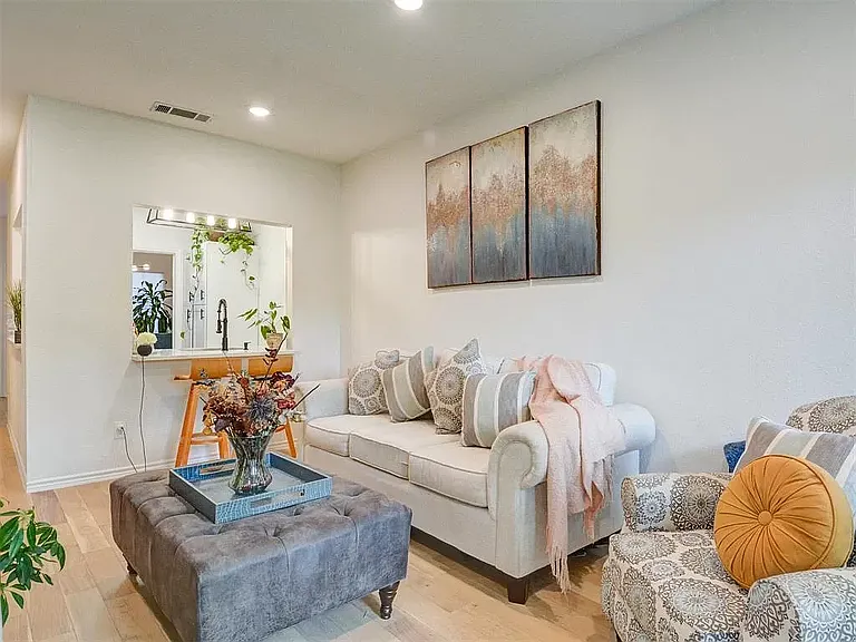 9801 Royal Ln #701 — Photo 3