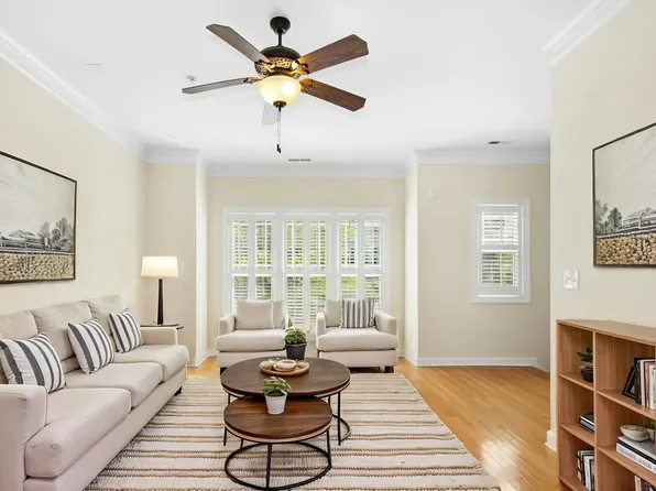 335 Rose Walk Ln, Carrboro, NC 27510