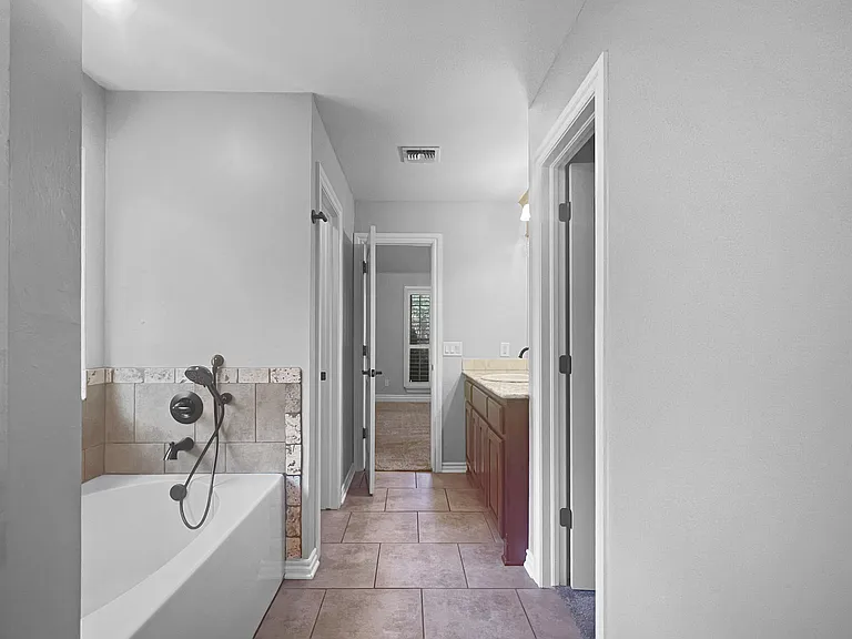 903 SW 78th St — Photo 11