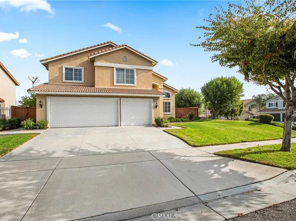 1367 Whispering Wind Ln, Corona, CA 92881