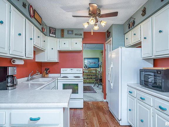 2nd image of 4150 E 60th St APT 607