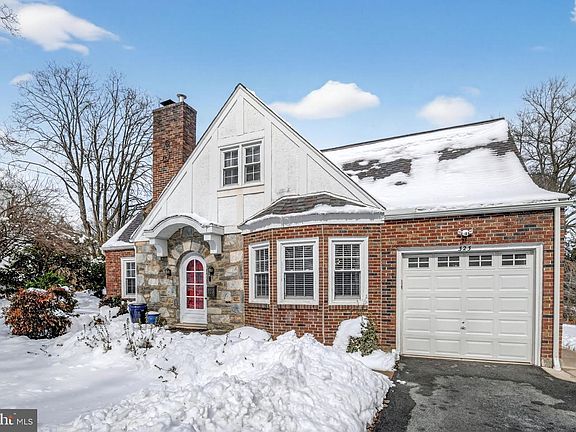 4th image of 323 W Waverly Rd