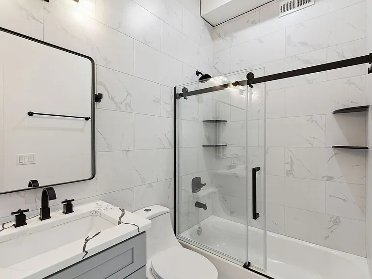 2550 Hope St — Photo 11