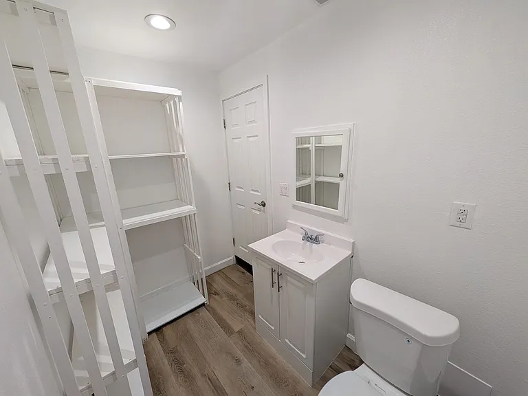 456 Market St — Photo 8