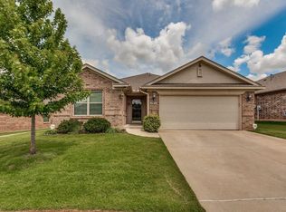 2816 Fountain Grass Rd, Oklahoma City, OK 73128