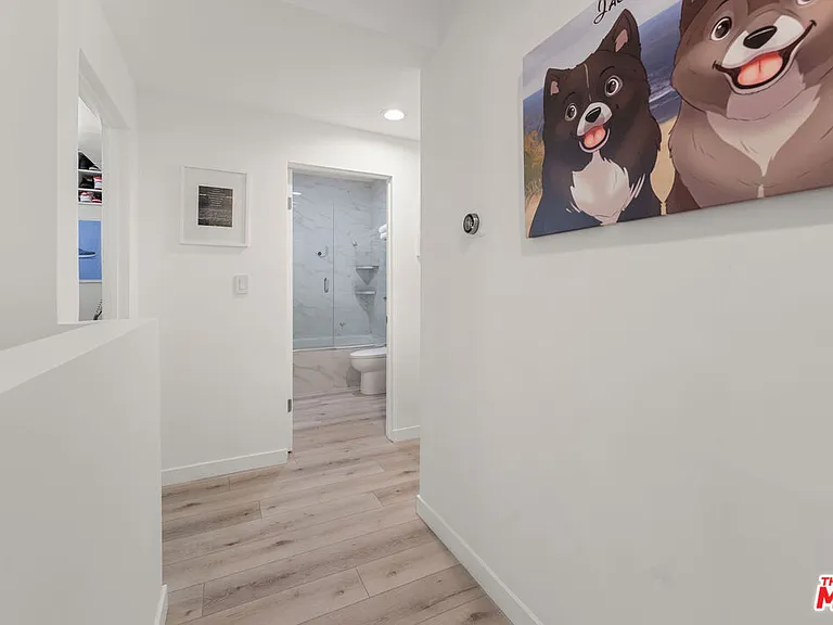 8601 W West Knoll Dr #5 — Photo 22