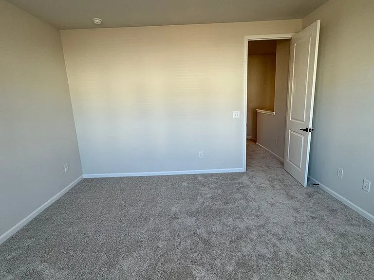 8911 Nettleton Ave — Photo 16