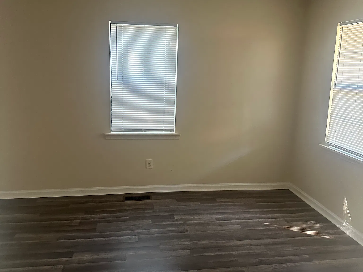 2 bed, 768 sqft, $750 — Photo 2