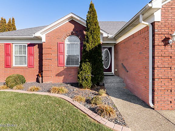 2nd image of 401 Bentwood Dr