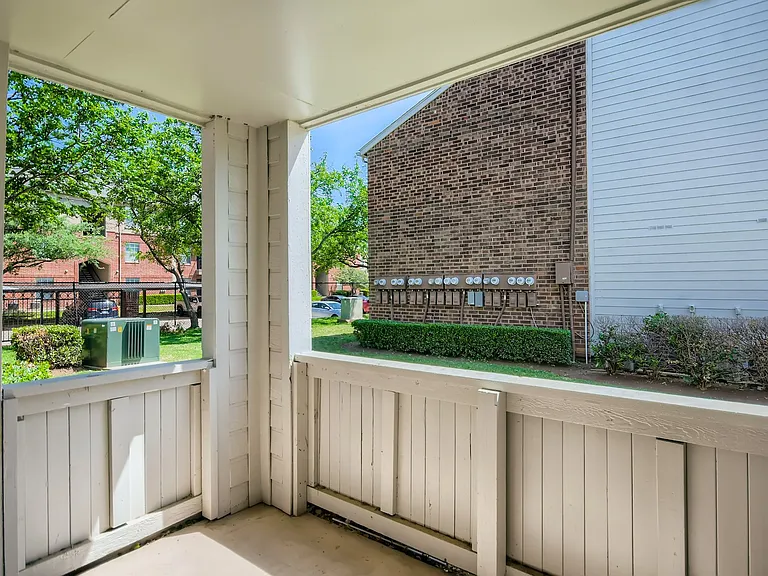 Villas At Waterchase — Photo 11