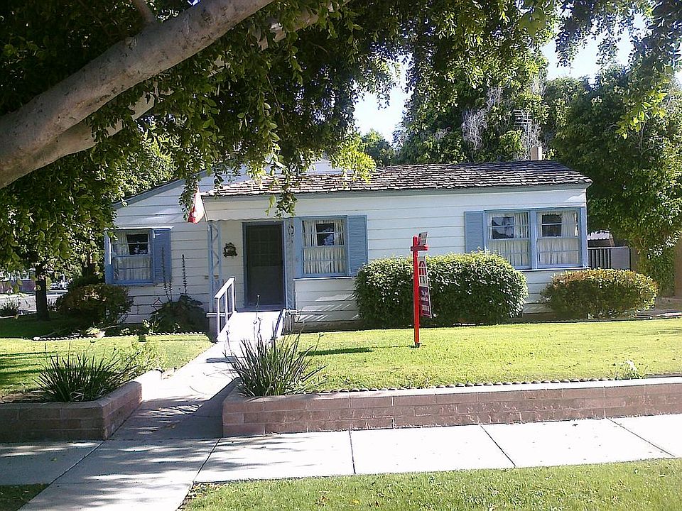 2nd image of 206 W J St