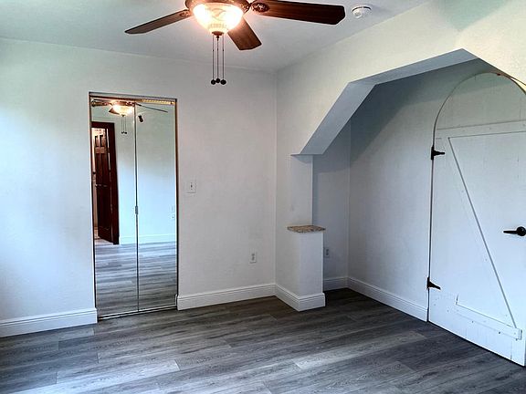 4th image of 5401 SW 64th Ave