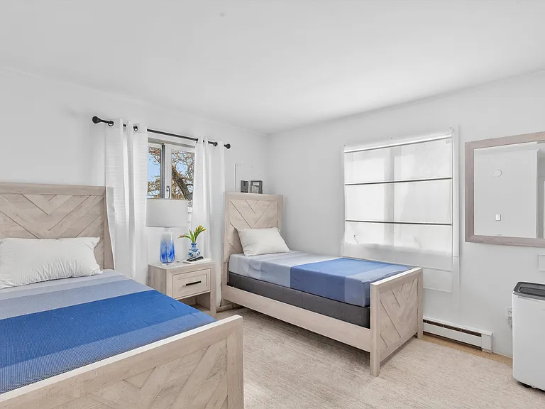 298 Dune Rd — Photo 11