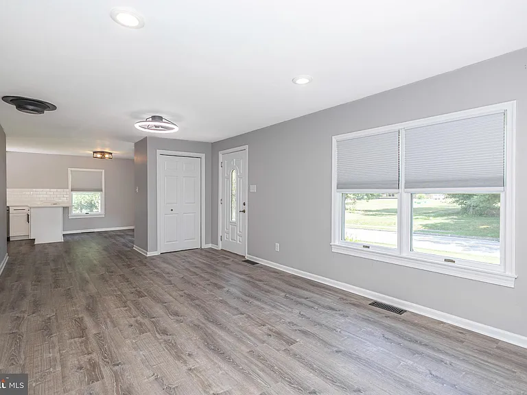 125 Richardson Rd — Photo 5