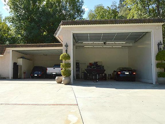 3rd image of 2445 S Buenos Aires Dr