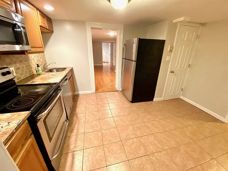 611 Bloomfield St #GRDN — Photo 6