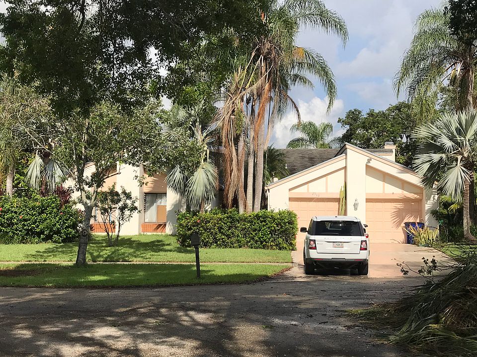 2nd image of 2780 Lake Way