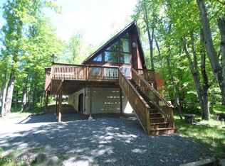 370 Owassa Dr, Pocono Lake, PA