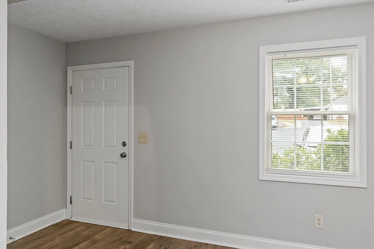 Building Photo - 218 N Midland Ave #246