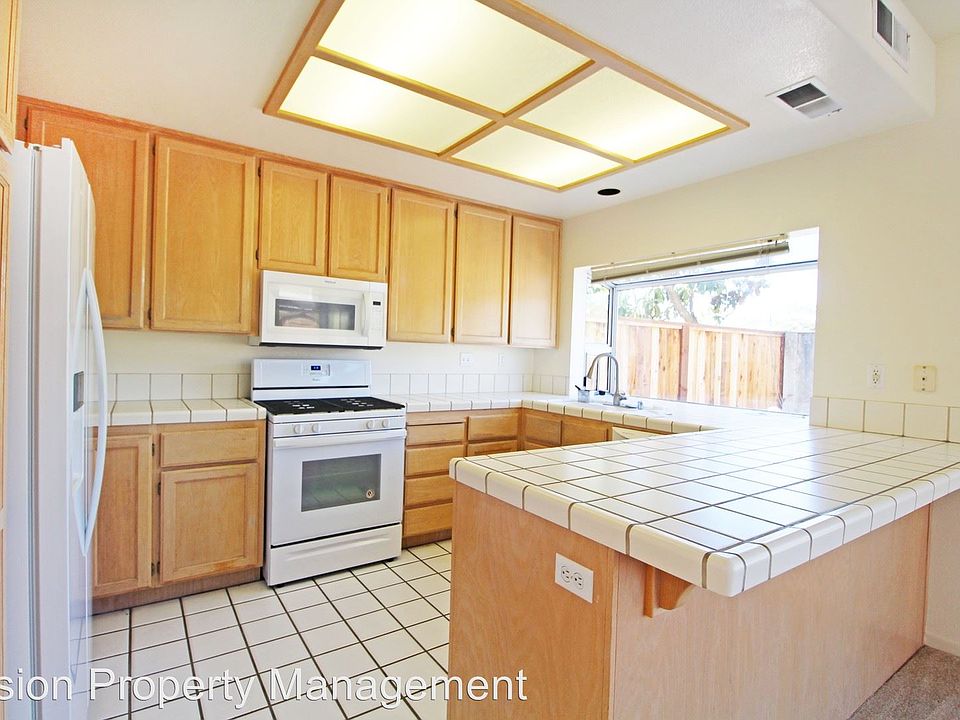 1st image of 45 Southwind Cir