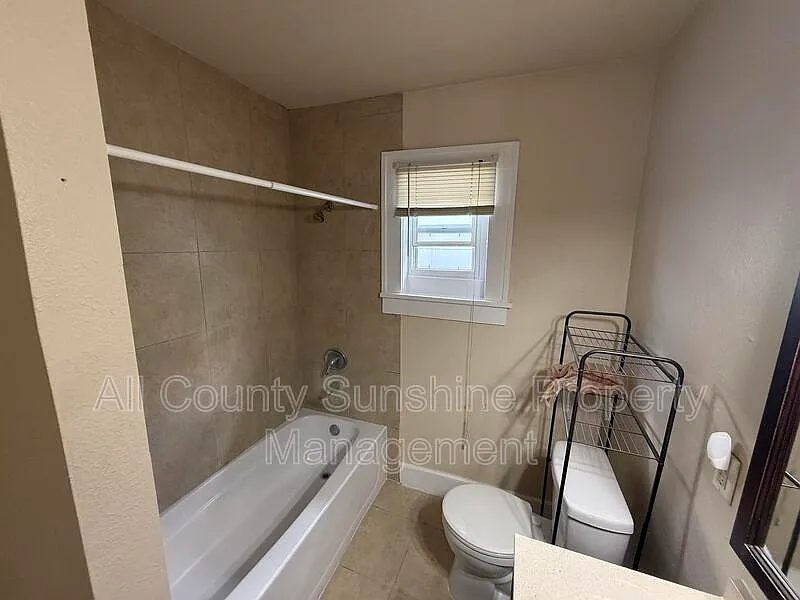 1 bed, 1.0 bath, $1,350 — Photo 4