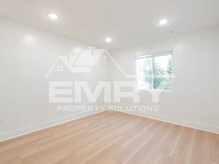 814 N Wilmington Blvd — Photo 26