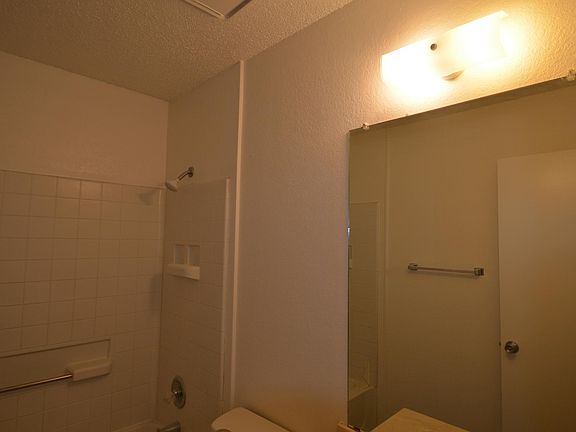 5th image of 7009 Laurelhill Ct N